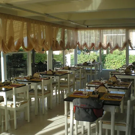 ホテル Elizabeth マリーナ・ディ・ピエトラサンタ