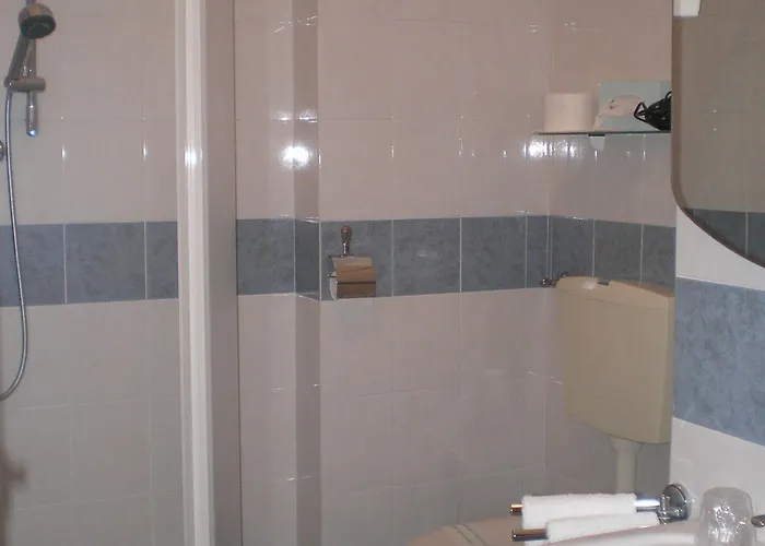 Elizabeth 3* マリーナ・ディ・ピエトラサンタ