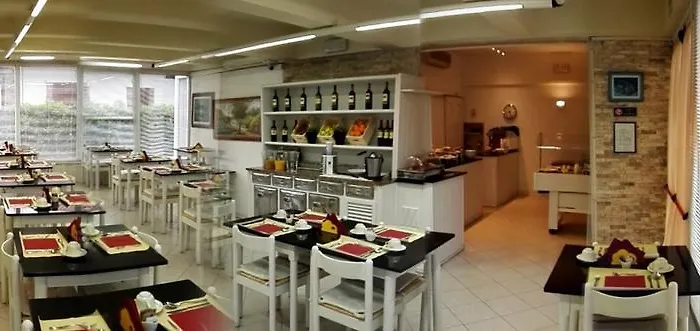 Elizabeth 3* Marina di Pietrasanta