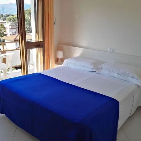 Elizabeth Otel Marina di Pietrasanta