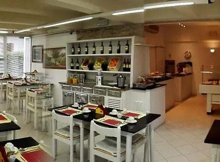 Elizabeth 3* Marina di Pietrasanta