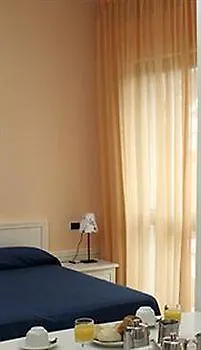 Elizabeth فندق مارينا دي بييتراسانْت